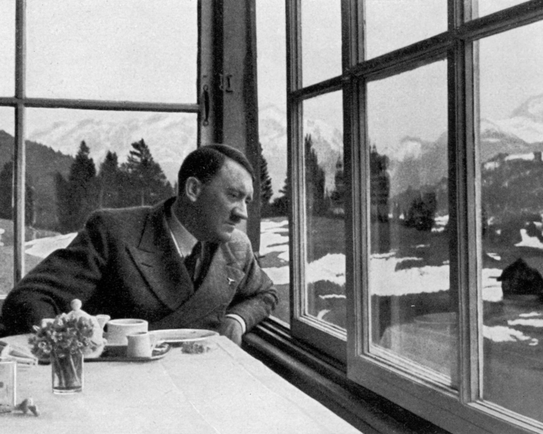 p-o-philip-oltermann-hitler-was-a-lazy-criminal-wh-1.png