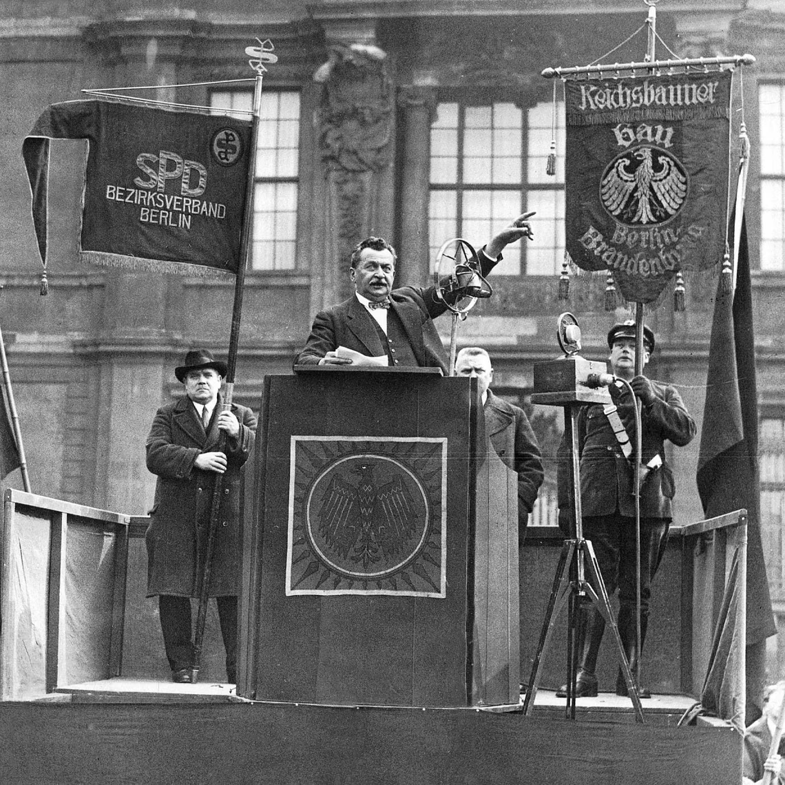 p-o-philip-oltermann-hitler-was-a-lazy-criminal-wh-3.png