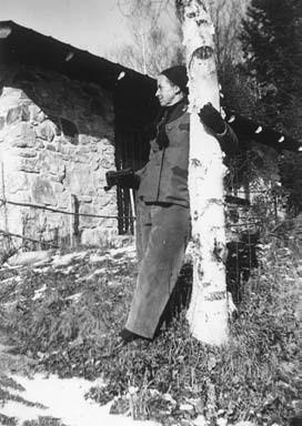 r-k-rebecca-kneale-gould-at-home-in-nature-12.jpg